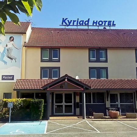 Kyriad Lyon Est - Saint Bonnet De Mure Exteriör bild
