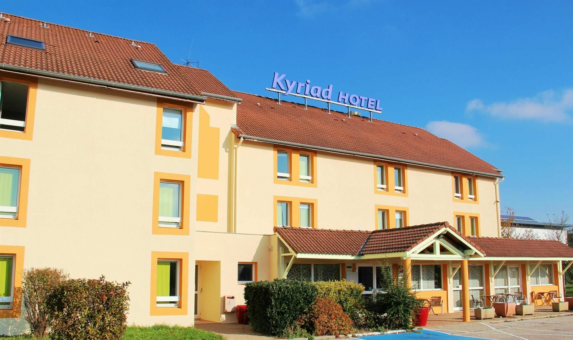 Kyriad Lyon Est - Saint Bonnet De Mure Exteriör bild